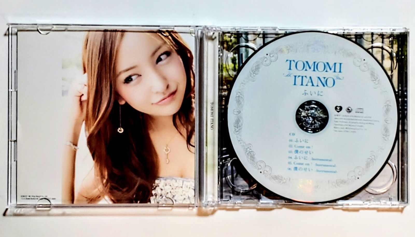 ☆美品☆板野友美 CD+DVD/ふいに Type-A 初回製造