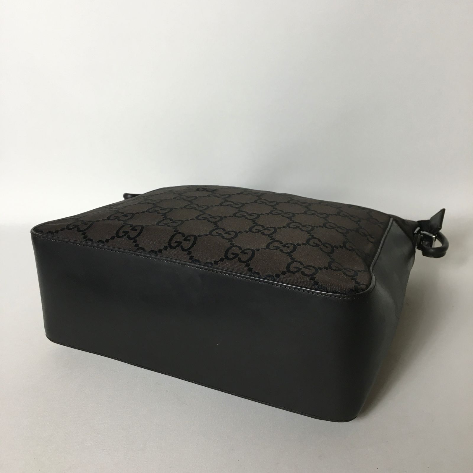 2507-164｜美品｜グッチ GGナイロン ショルダーバッグ ダーク