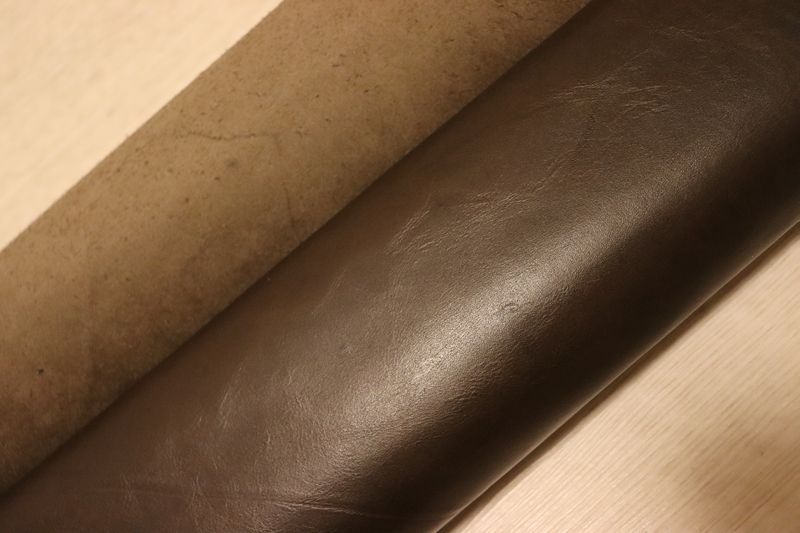ヴィンテージ 205ds クロム革 牛革 イタリア レザー スムース加工 はぎれ 一枚革 レザークラフト 革 皮 本革 diy 生地 材料