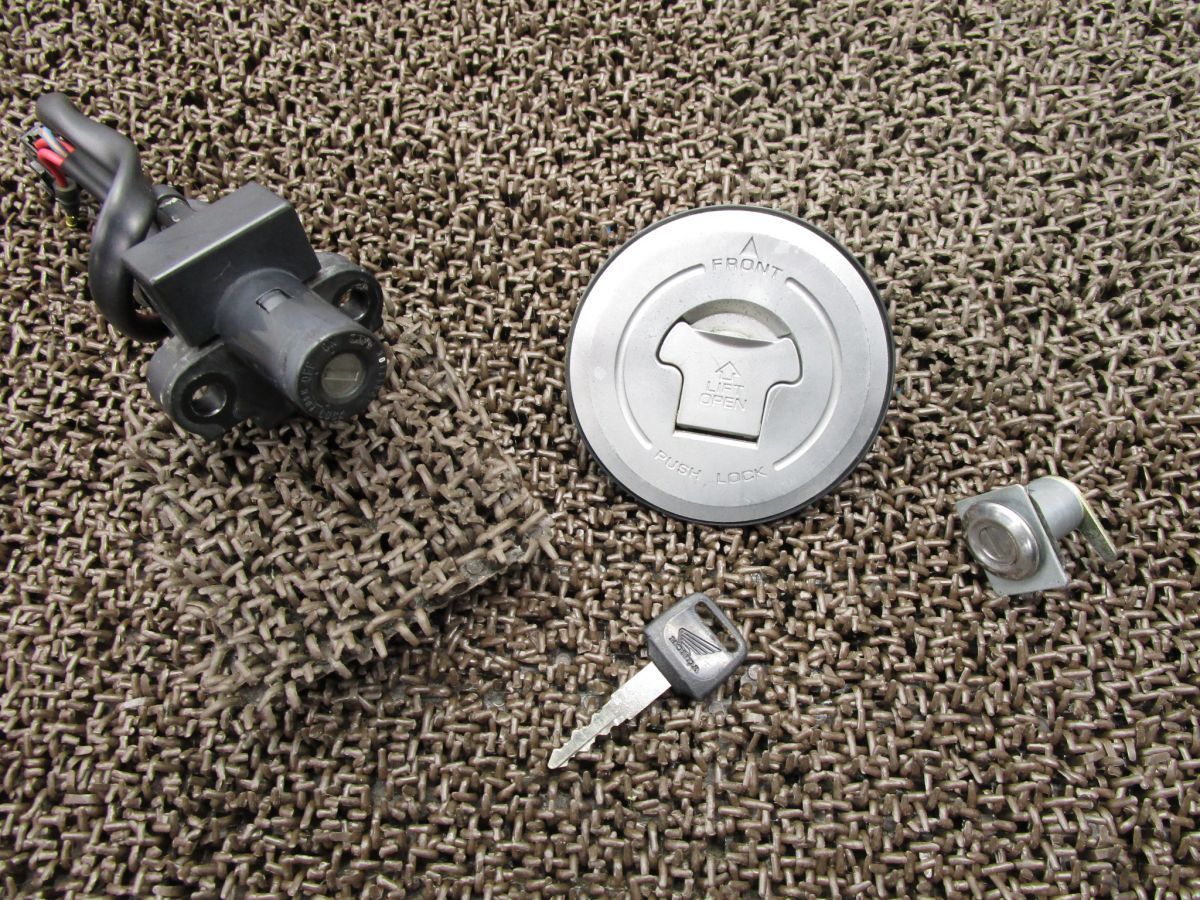 ホーネット250  純正 タンクキャップ キーシリンダー 純正 ホーネット 250キーセット タンクキャップ キーシリンダー キー