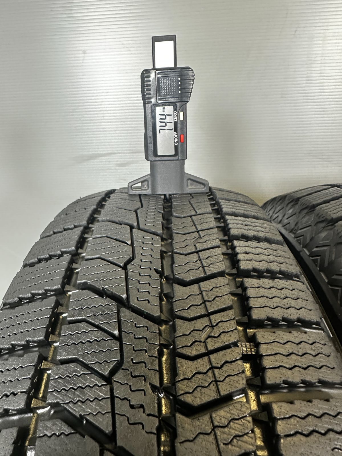節約 送料無料☆185/70R14 トーヨー GIZ2 2021年製 4本 冬タイヤ