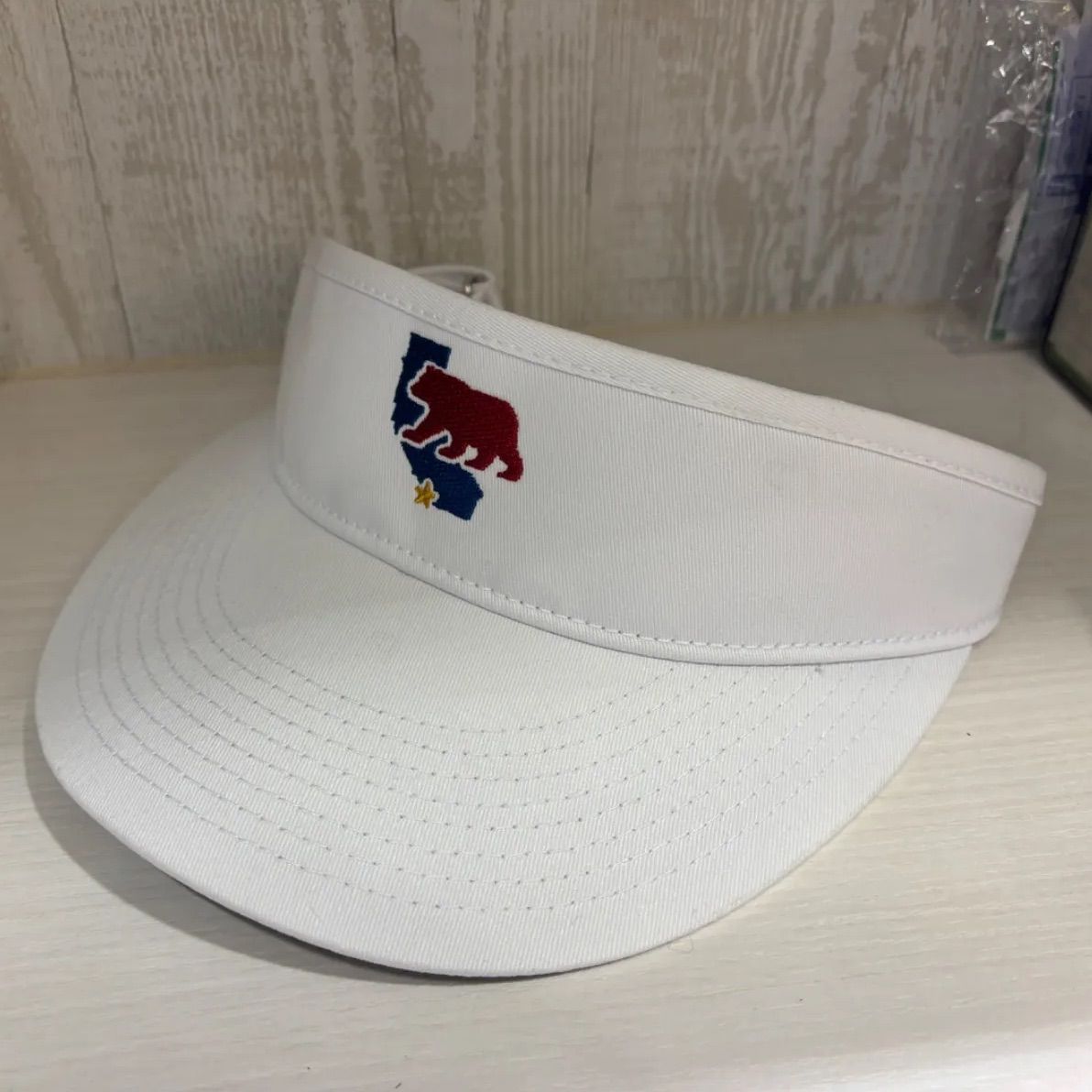 US直輸入品 スコッティキャメロン サンバイザー メンズ Cali Bear Visor ホワイト 新橋店