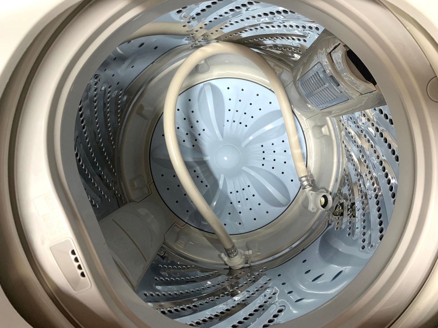 高年式‼︎全国送料無料☆3か月保障付き☆洗濯機☆2023年☆ハイセンス