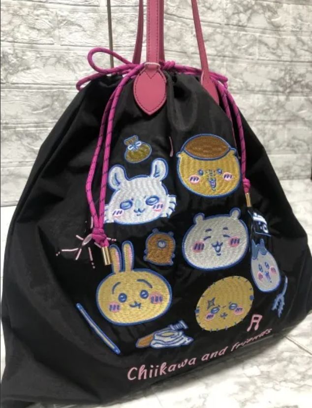 ちいかわ 刺繍トートバッグ FACE:COL:black - メルカリ