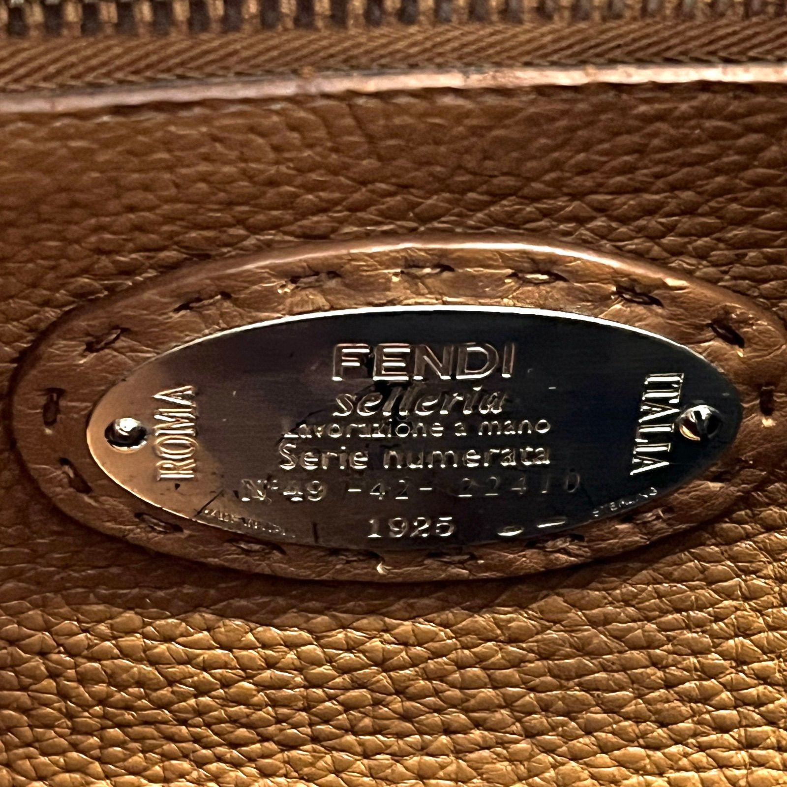 FENDI フェンディ ハンドバッグ ピーカブー セレリア レザー ターンロック FENDI フェンディ ハンドバッグ ピーカブー セレリア レザー