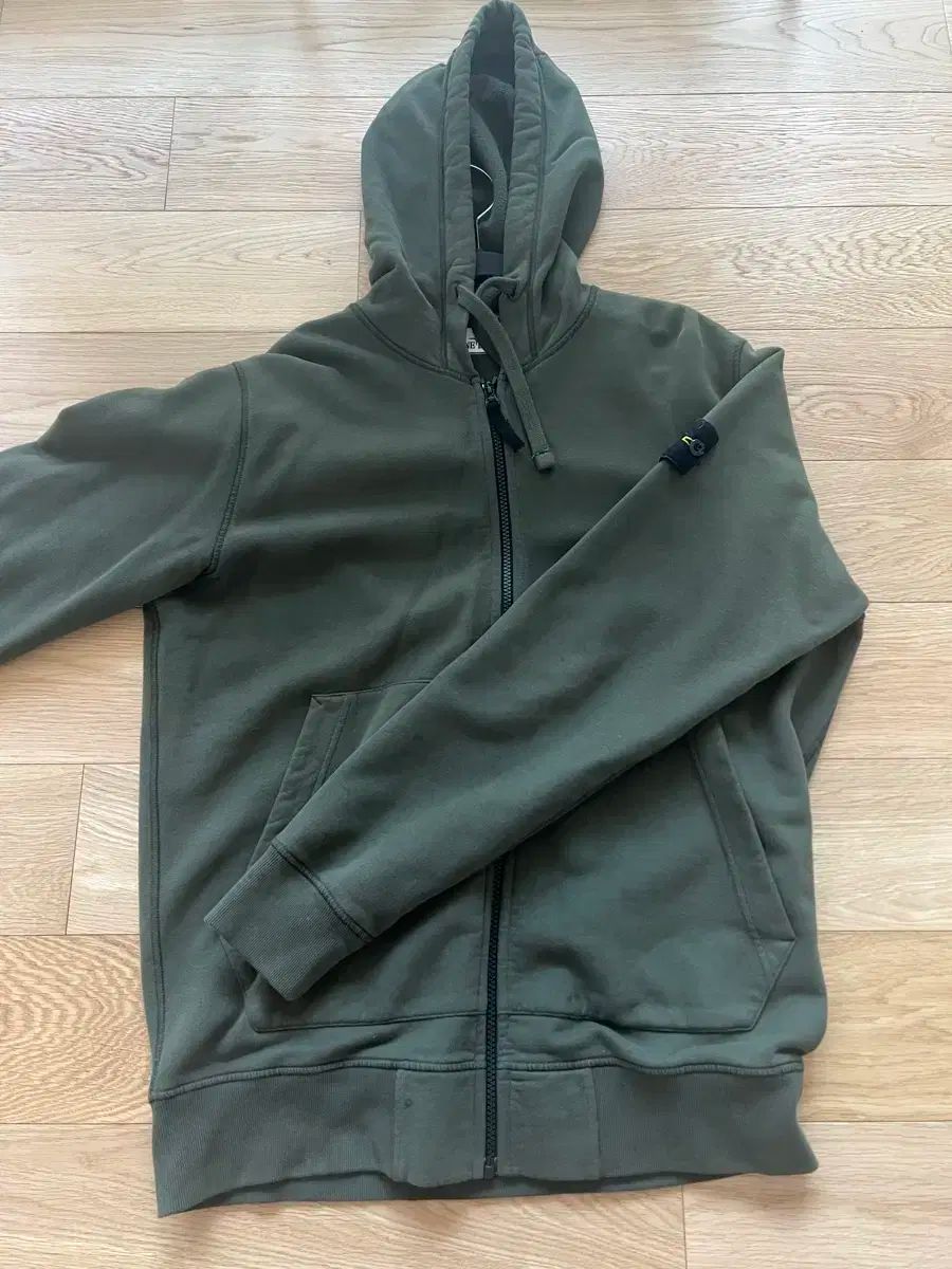 STONE ISLAND ストーンアイランド オリーブ フード付き ジップアップパーカー L