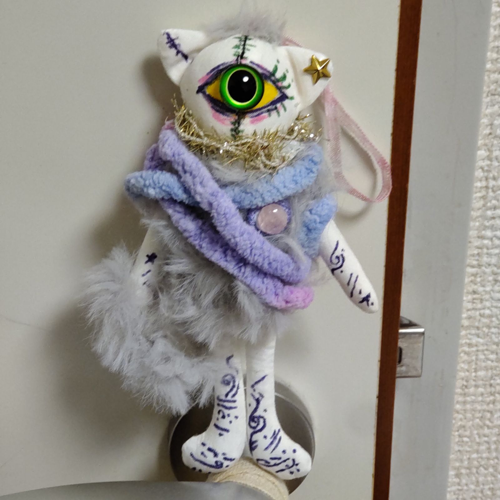 13cm パワーストーン付き一つ目ねこドール 単眼猫 ホラー おばけ