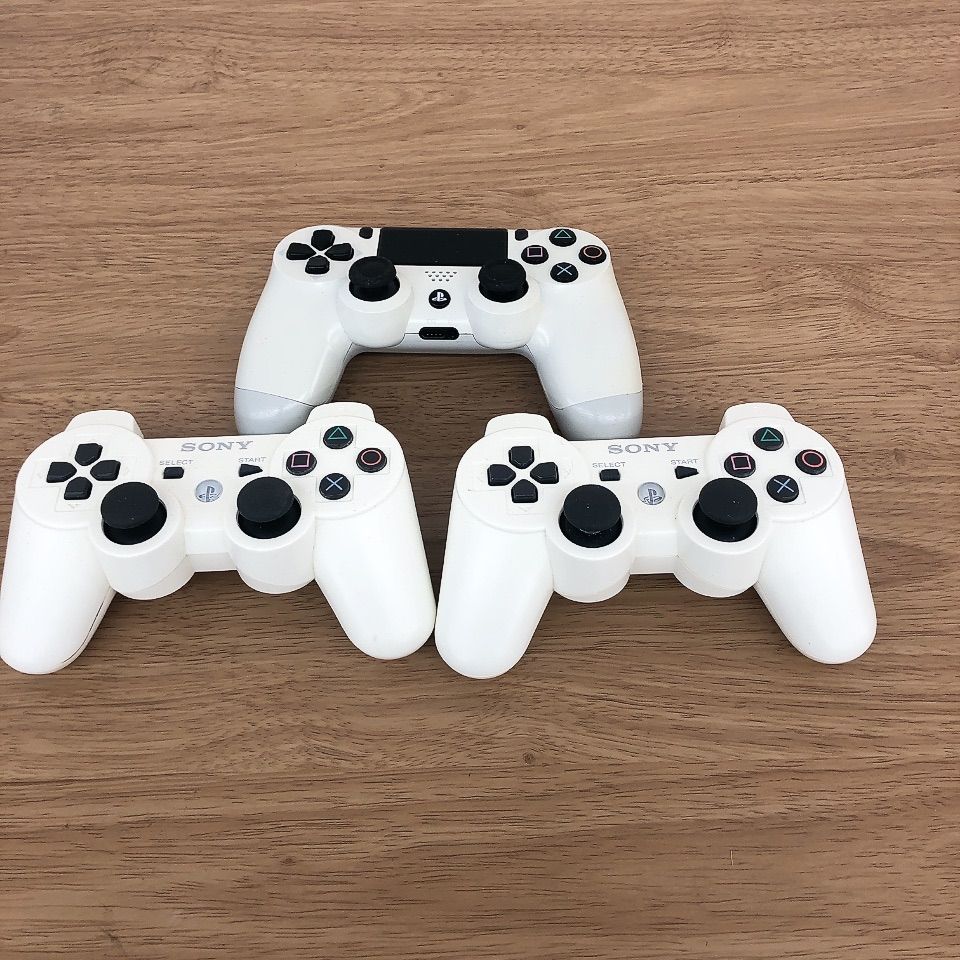 ☆【ジャンク品】PS4 ホワイト コントローラー 3セット【ゲーム機本体 