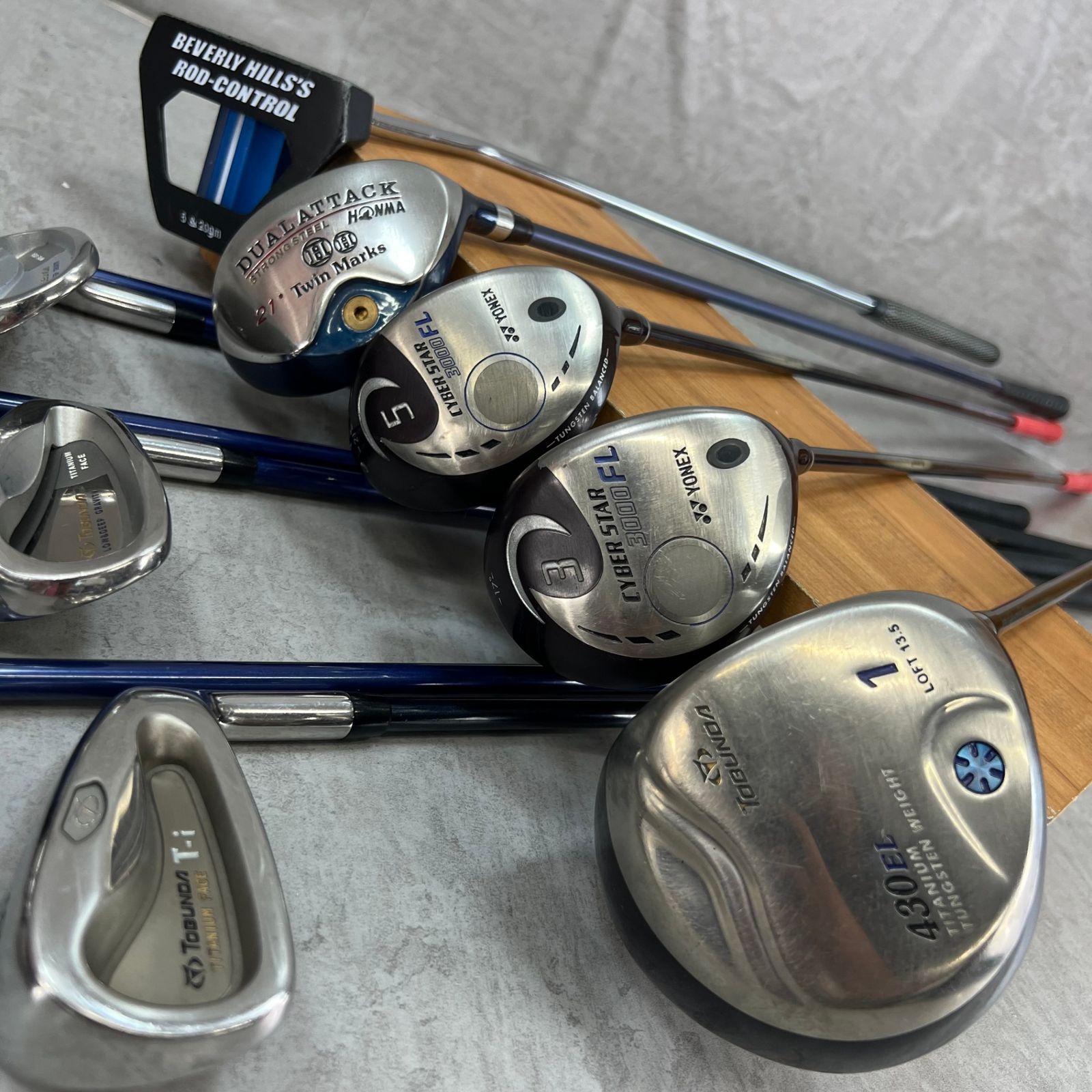良品 TOBUNDA YONEX 初心者おすすめ バッグ付レディースゴルフセット fiore.jpg