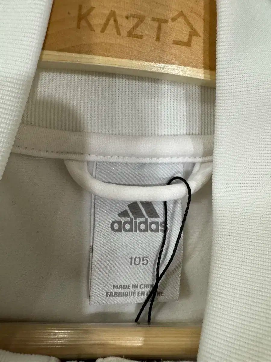 151 adidas アディダス ホワイトジャージ