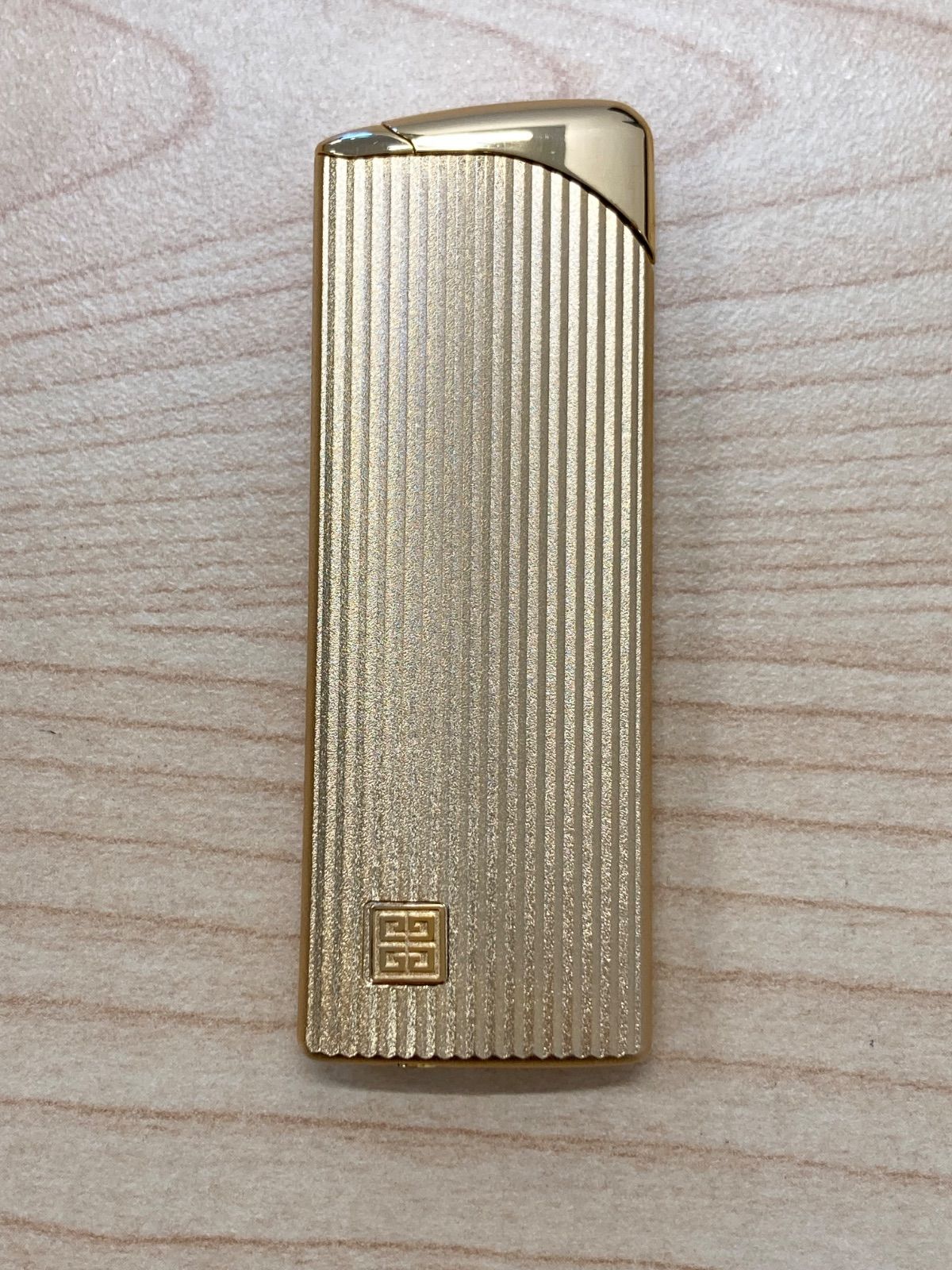 新品】【日本未発売】GIVENCHY プリズムリーブル05 トップ 新品