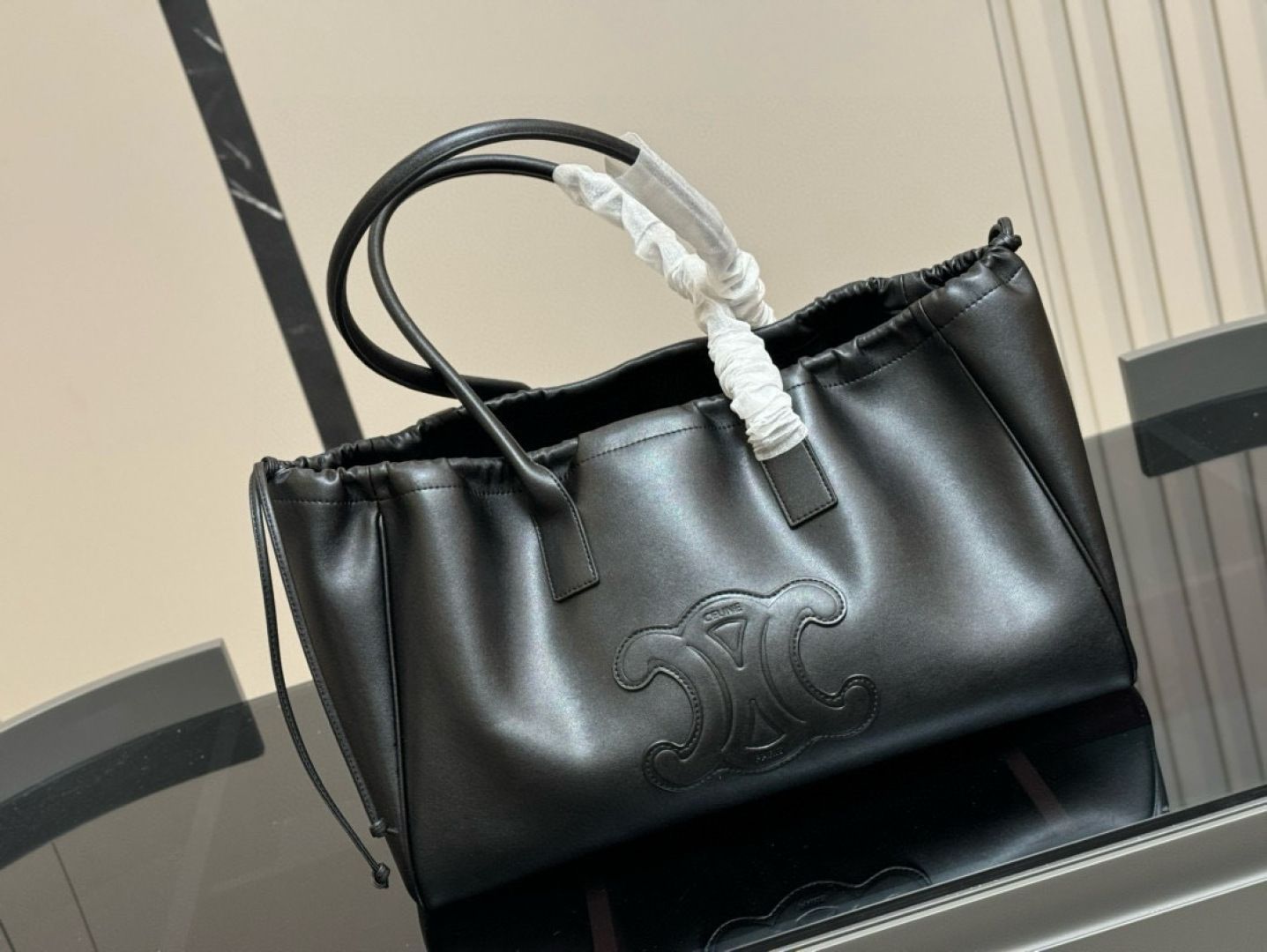 CELINE ハンドバッグ トートバッグ トリオンフ セリーヌ CELINE - 新品 セリーヌ CELINE トートバッグ トリオンフ タンの