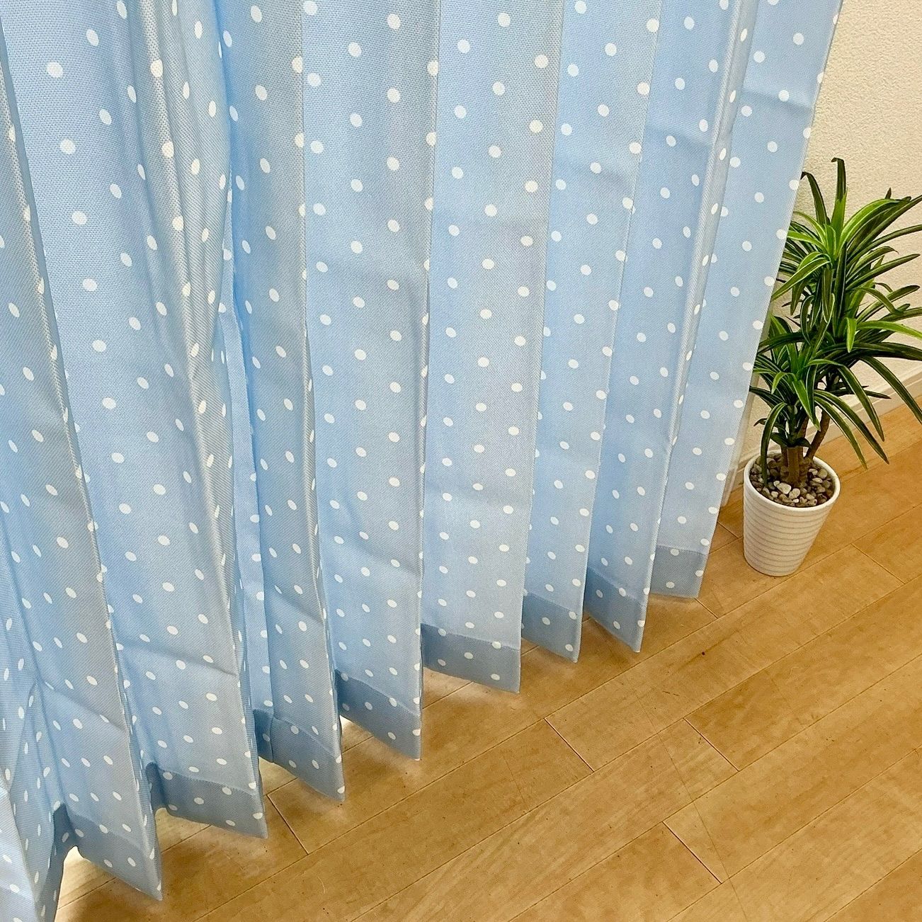 非遮光カーテン】厚地カーテン 水玉柄 ブルー 巾100cm×丈178cm 2枚組