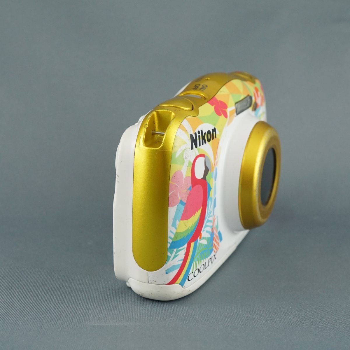 Nikon - Nikon COOLPIX W150 USED品 デジタルカメラ 本体+バッテリー 防水 耐衝撃 タフ Wi-Fi アウトドア 旅行 水中 リゾート柄 完動品 中古 CP7372 Nikon COOLPIX W150 USED品 デジタルカメラ 本体+バッテリー