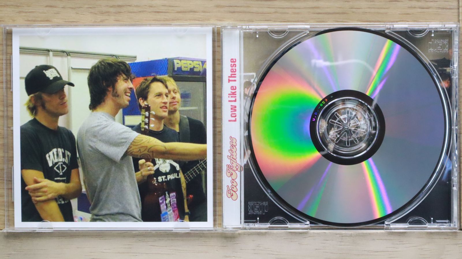 【中古】 Low フー・ファイターズ 中古CD☆フー・ファイターズ/FOO FIGHTERS□ LOW LIKE THESE