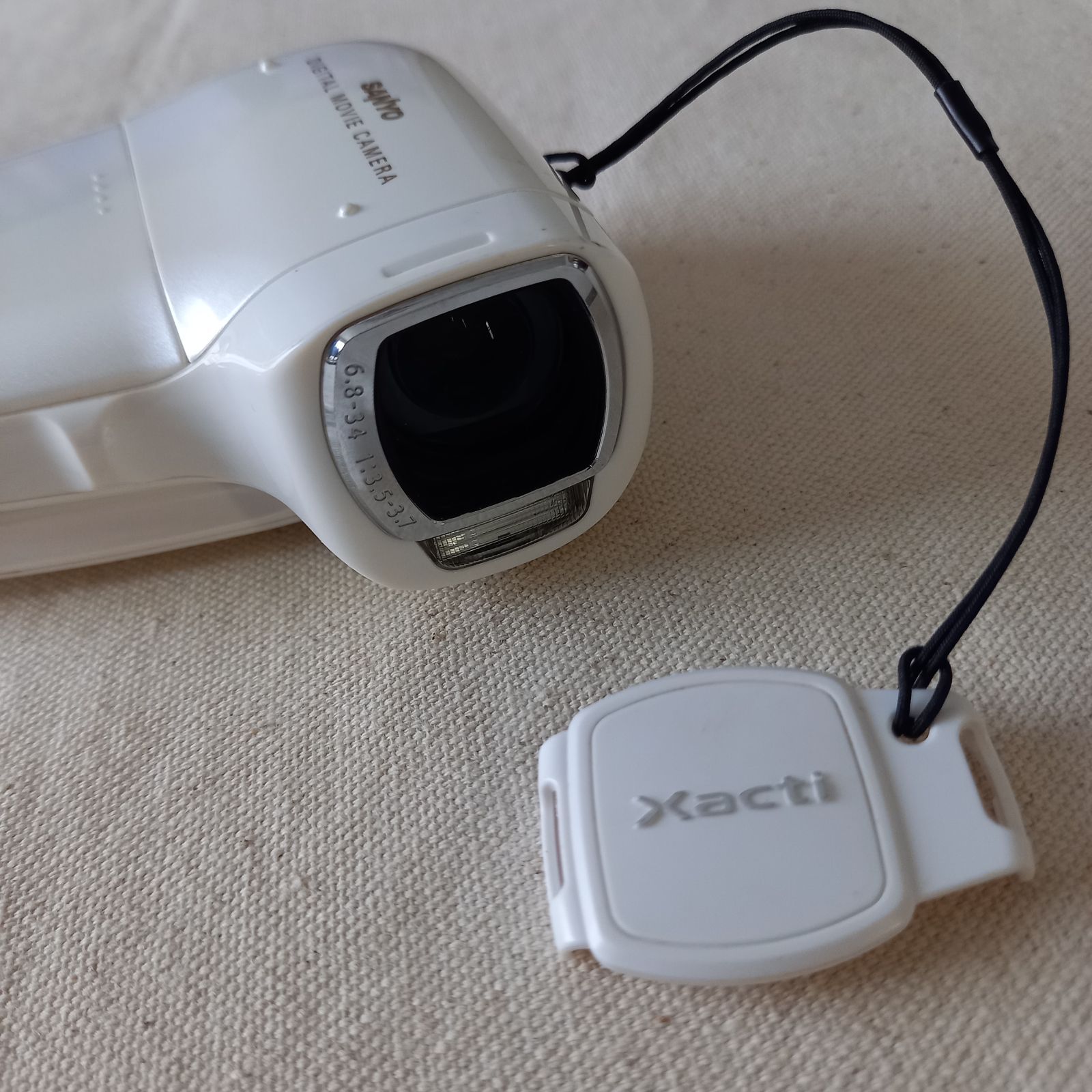 Xacti】SANYO デジタルムービーカメラ DMX-CG9(W) ホワイト 【公式通販】