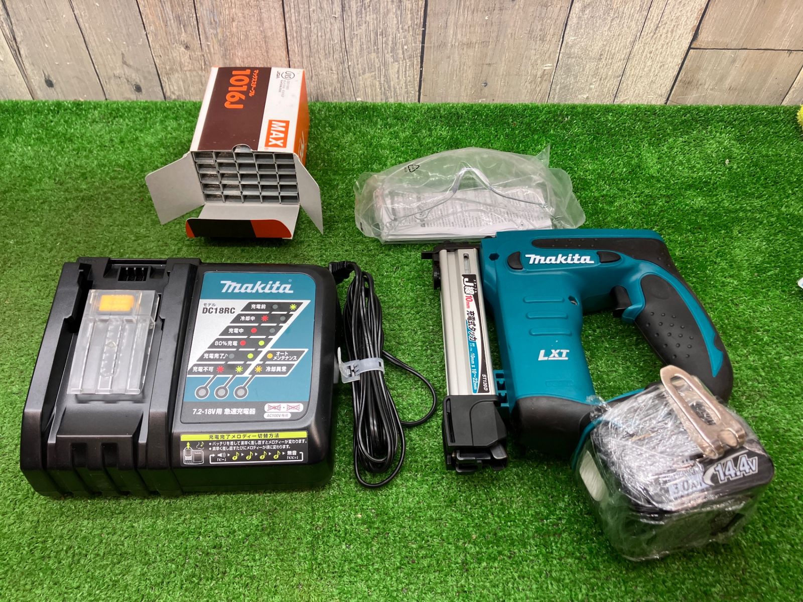 中古Aランク、美品】◇マキタ 充電式 タッカー ST120DRF バッテリ 