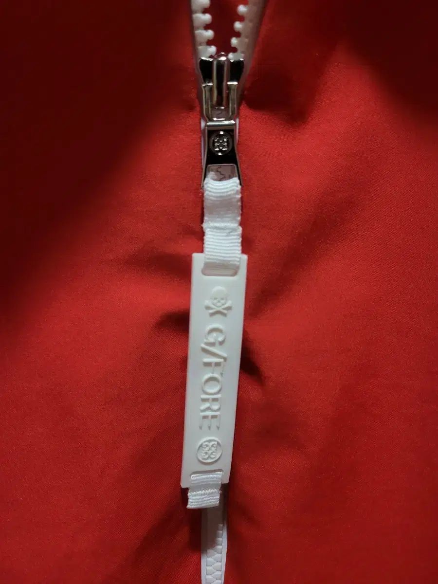 ジーフォア フード付きウインドブレーカー