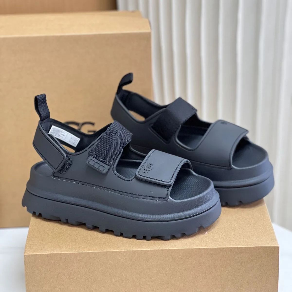 UGG アグ