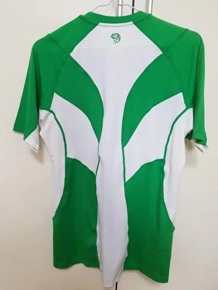 マウンテン ハードウェア 機能性 T