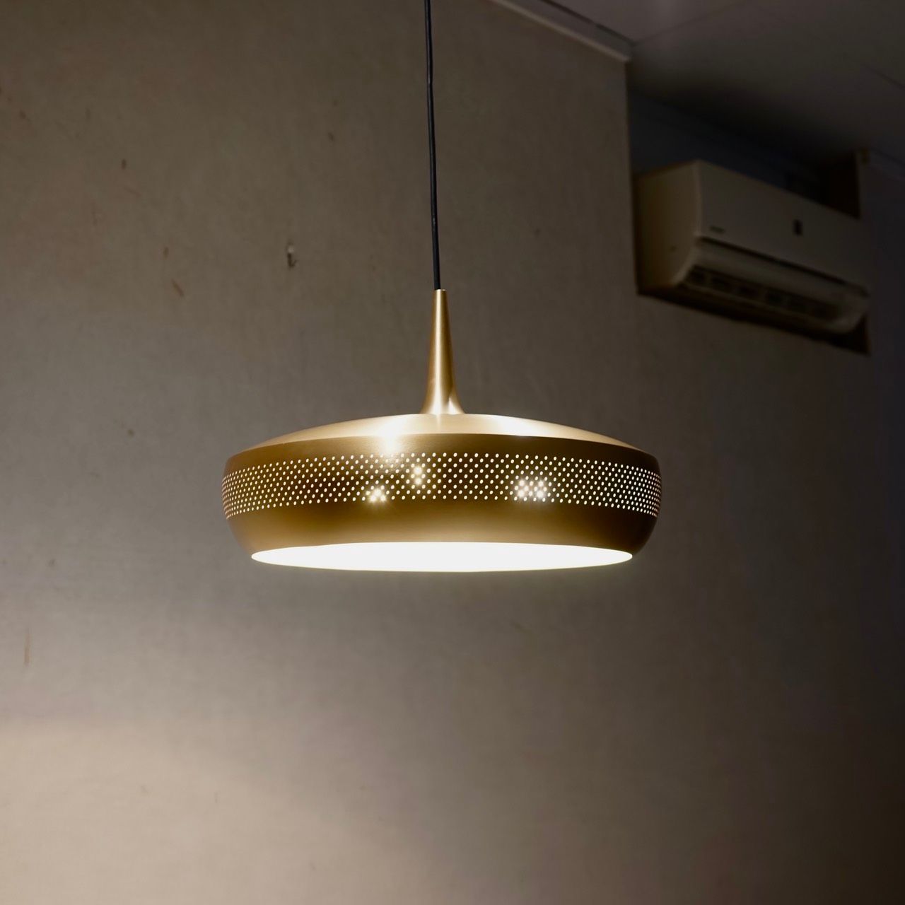 ELUX エルックス UMAGE ウメイ CLAVA DINE クラヴァダイン ペンダントライト 吊り下げ照明 ブラス 北欧 モダン ホテルライク