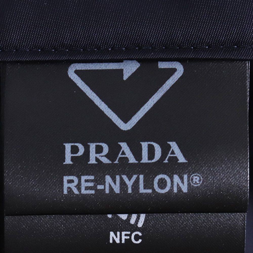 未使用 PRADA RE-NYLON 三角プレート カーゴハーフパンツ サイズ