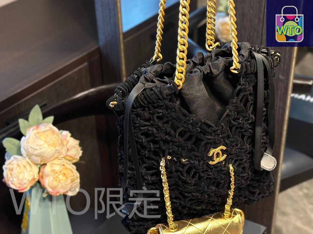 CHANELシャネルのブラック編み込みビーチバッグ｜