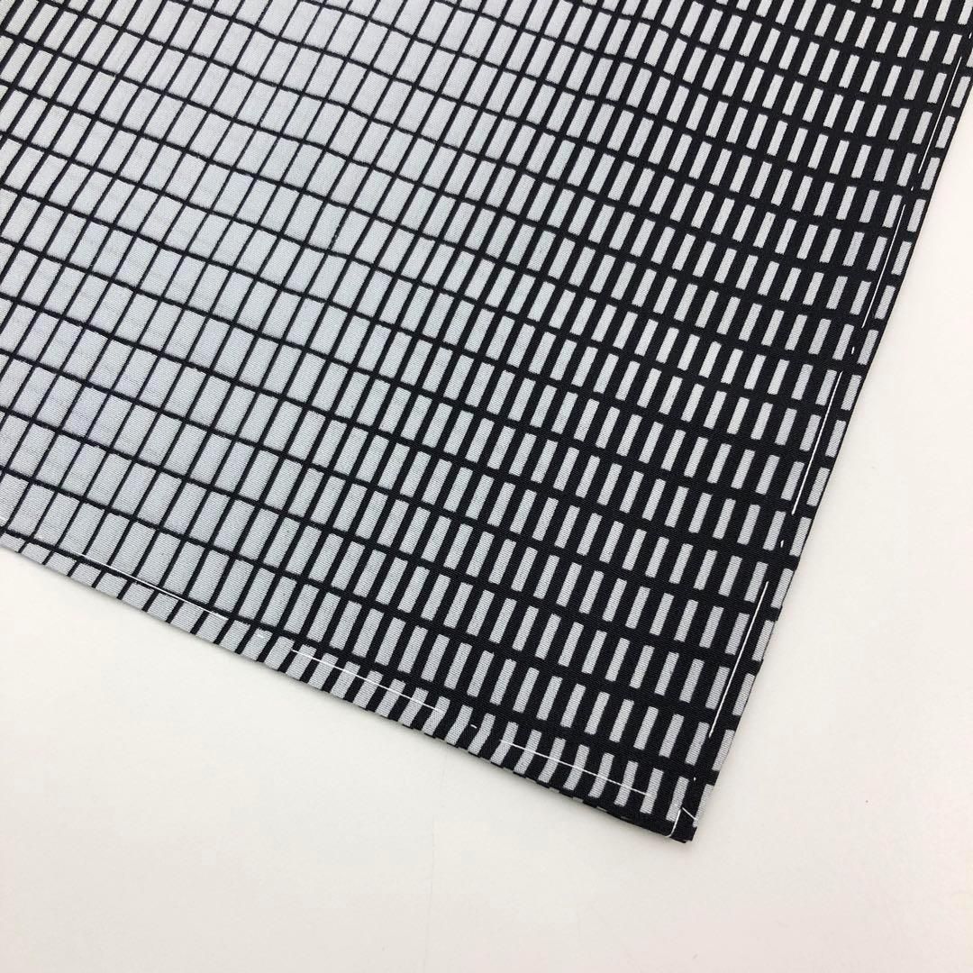 長襦袢 四角模様のグラデーション