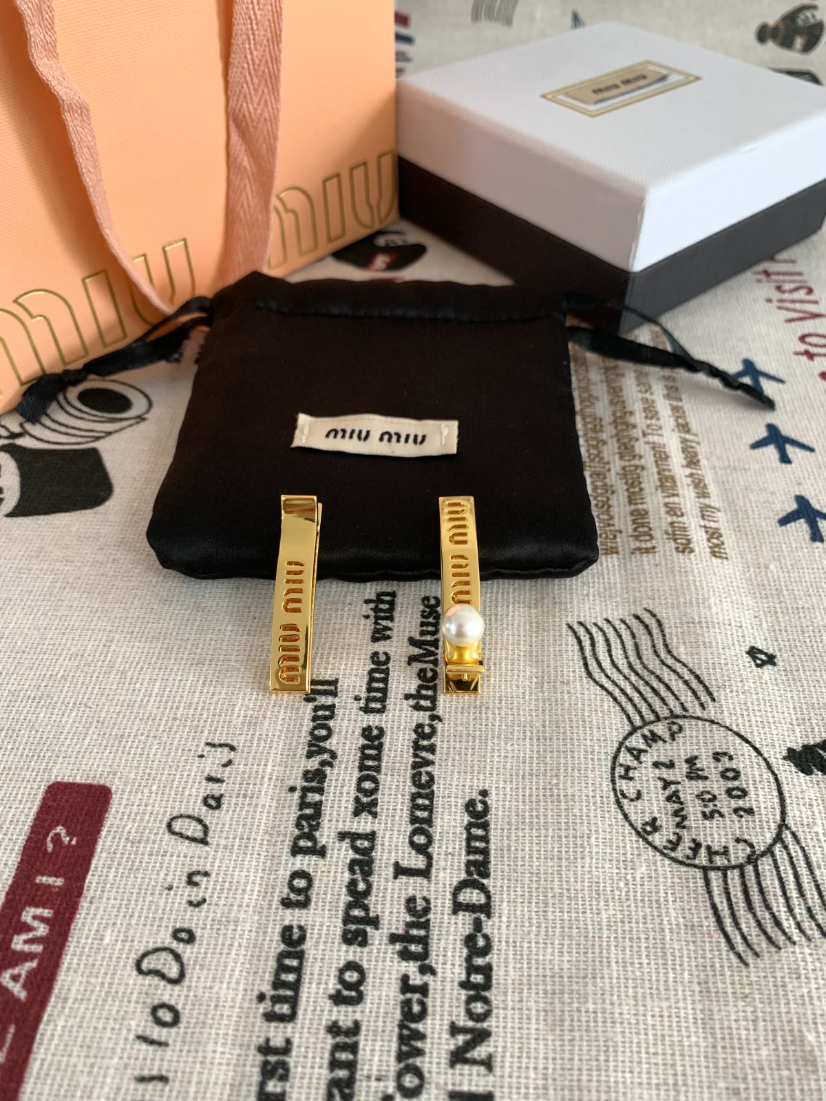 miu miu ゴールドパールヘアピン2個セット 即発送♡miu miu ゴールド ヘアピン 2個セット - メルカリ