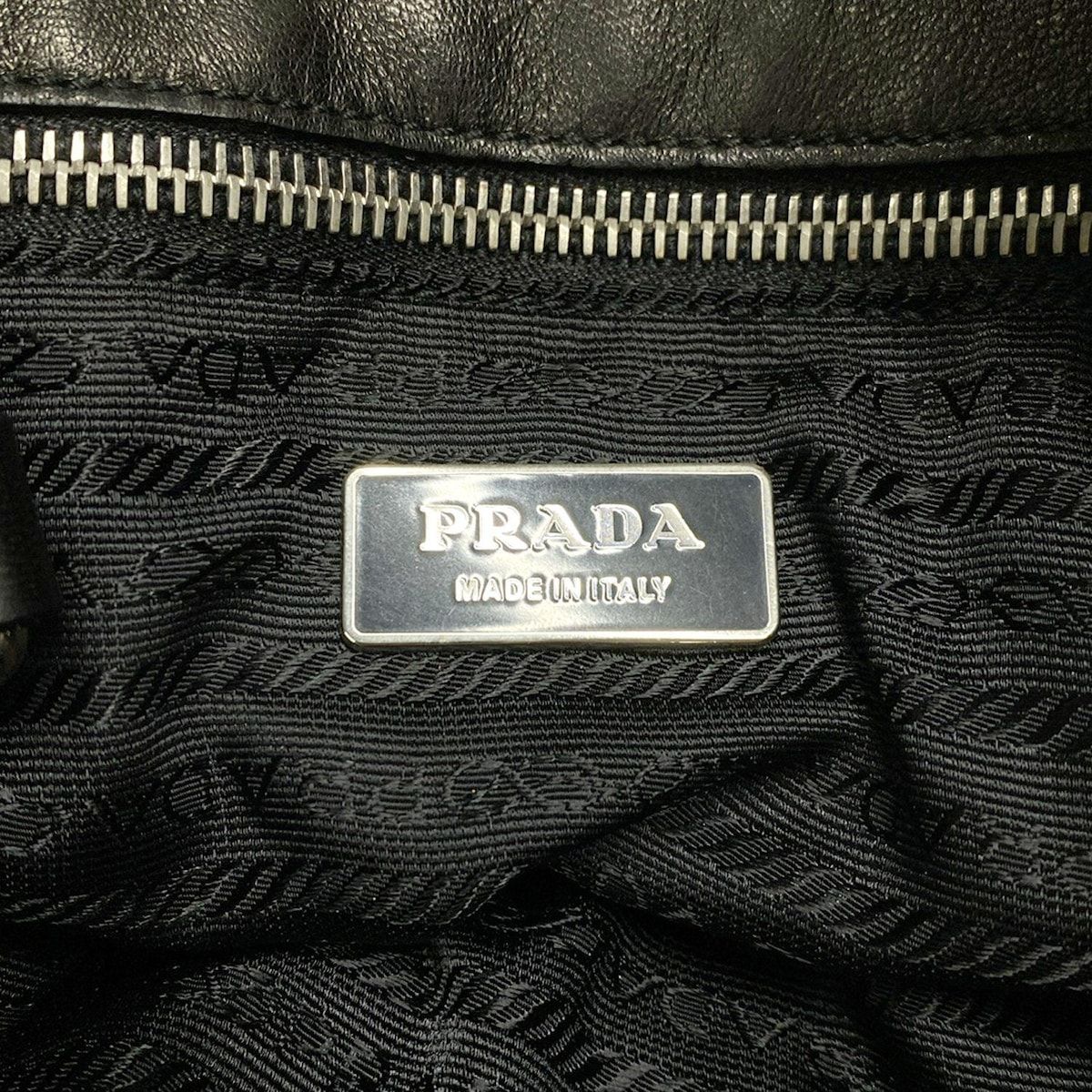 PRADA プラダ