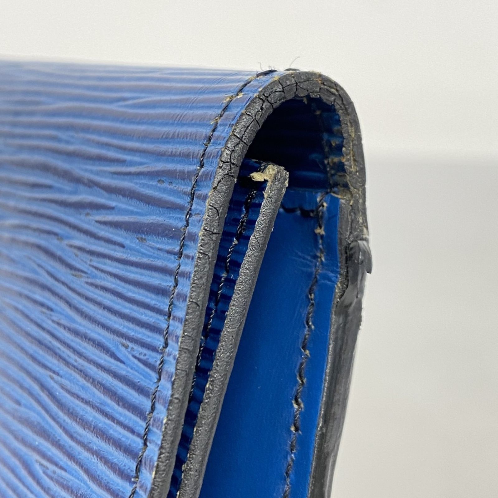 ルイ ヴィトン エピ アールデコ M52635 トレドブルー レザー