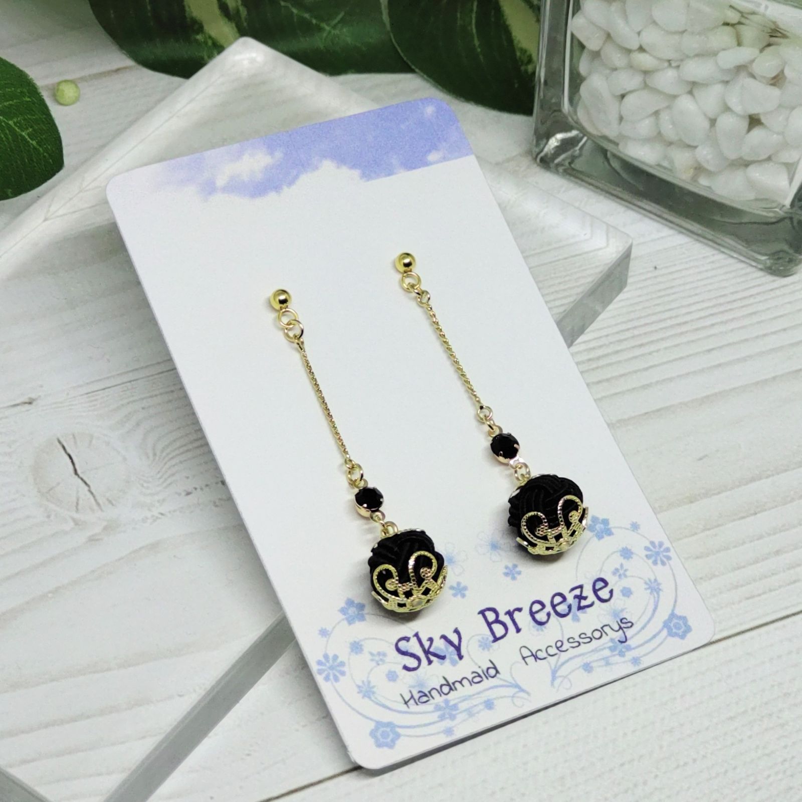 379»◤完売しました◢白黒水玉模様ピアス ピアス（フック