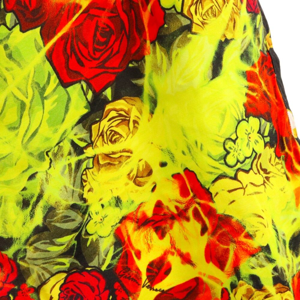 VERSACE ヴェルサーチ 花柄レーヨンハーフショートパンツ A87483 マルチ VERSACE (ヴェルサーチ) 花柄レーヨンハーフショートパンツ A87483