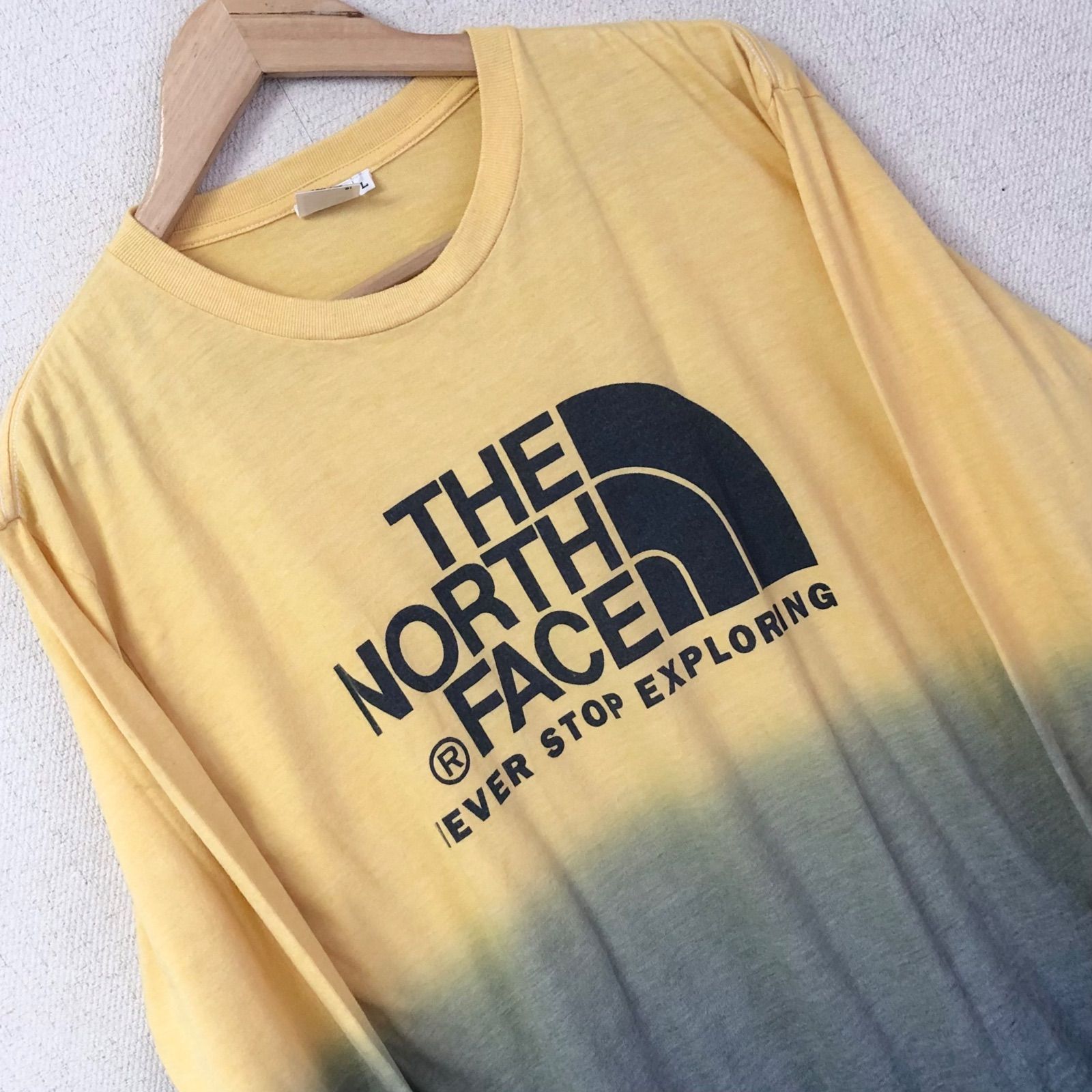 (^w^)b THE NORTH FACE ザノースフェイス ロンT  Tシャツ カットソー ティー シャツ クルーネック 丸首 長袖 ロゴ プリント カジュアル 春 秋 タウンユース 黄 グレー メンズ サイズ L