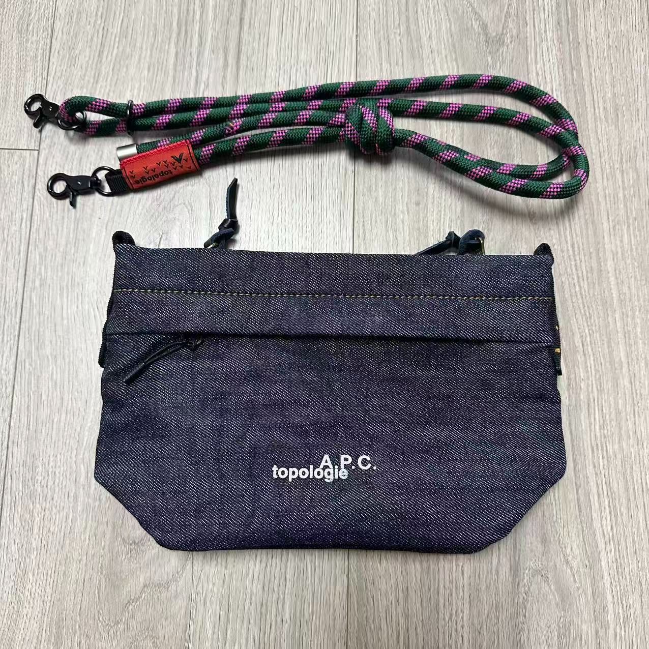 A.P.C. x Topologie Besace トポロジー クロスボディバッグ ショルダーバッグ ベサス バッグ ストラップ付き デニム