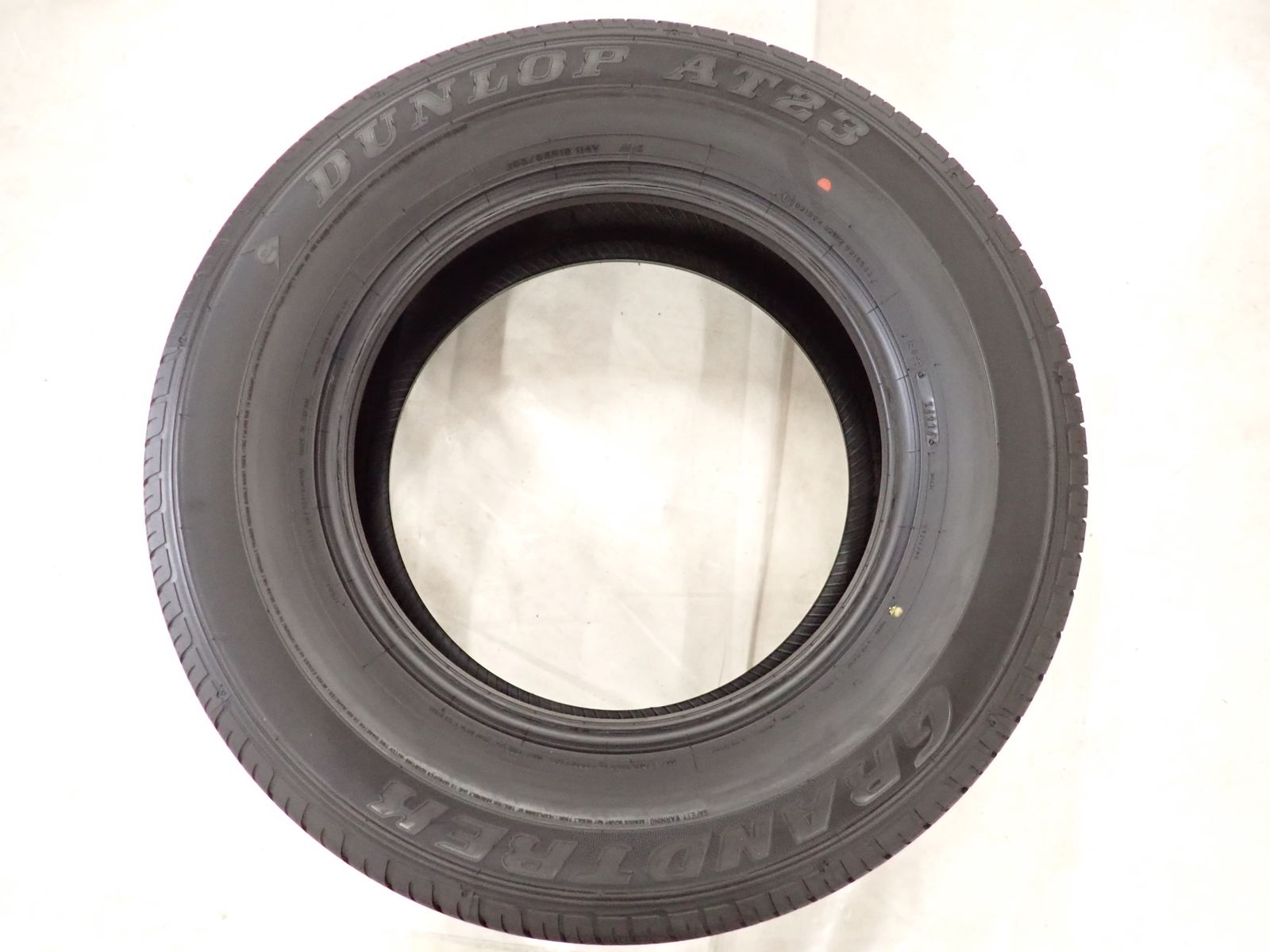 265|65R18 114V