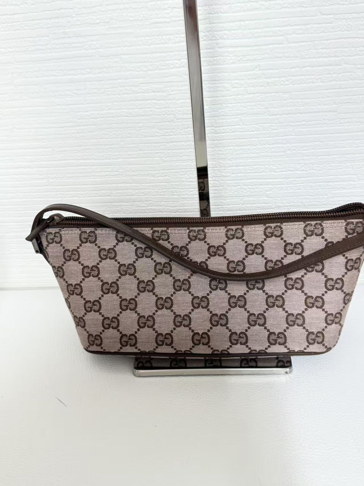 GUCCI グッチ アクセサリーポーチ GGキャンパス 舟形 美品・希少色】GUCCI グッチ アクセサリーポーチ GGキャンバス