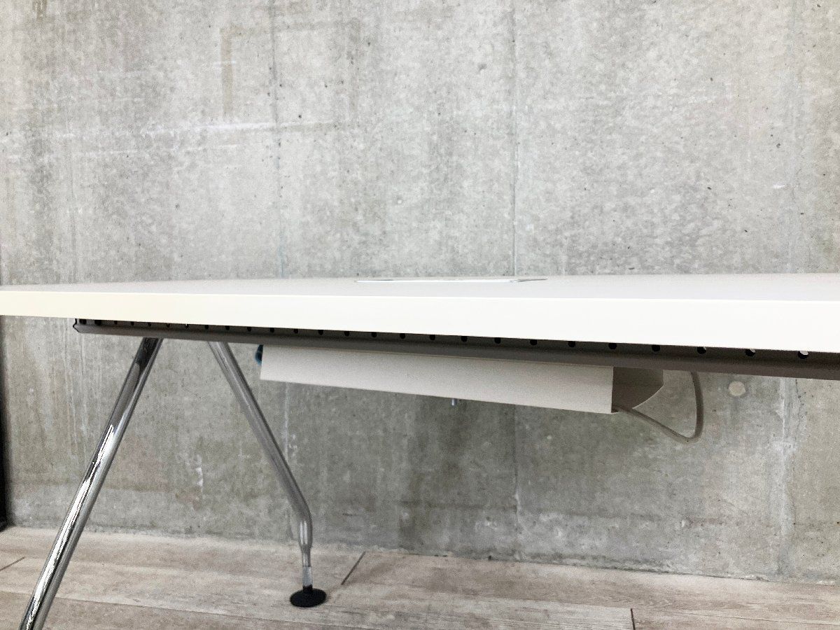 アントニオ・チッテリオによるヴィトラ「アドホック」テーブル 中古】アドホック vitra/ヴィトラ テーブルその他 270463 - 中古