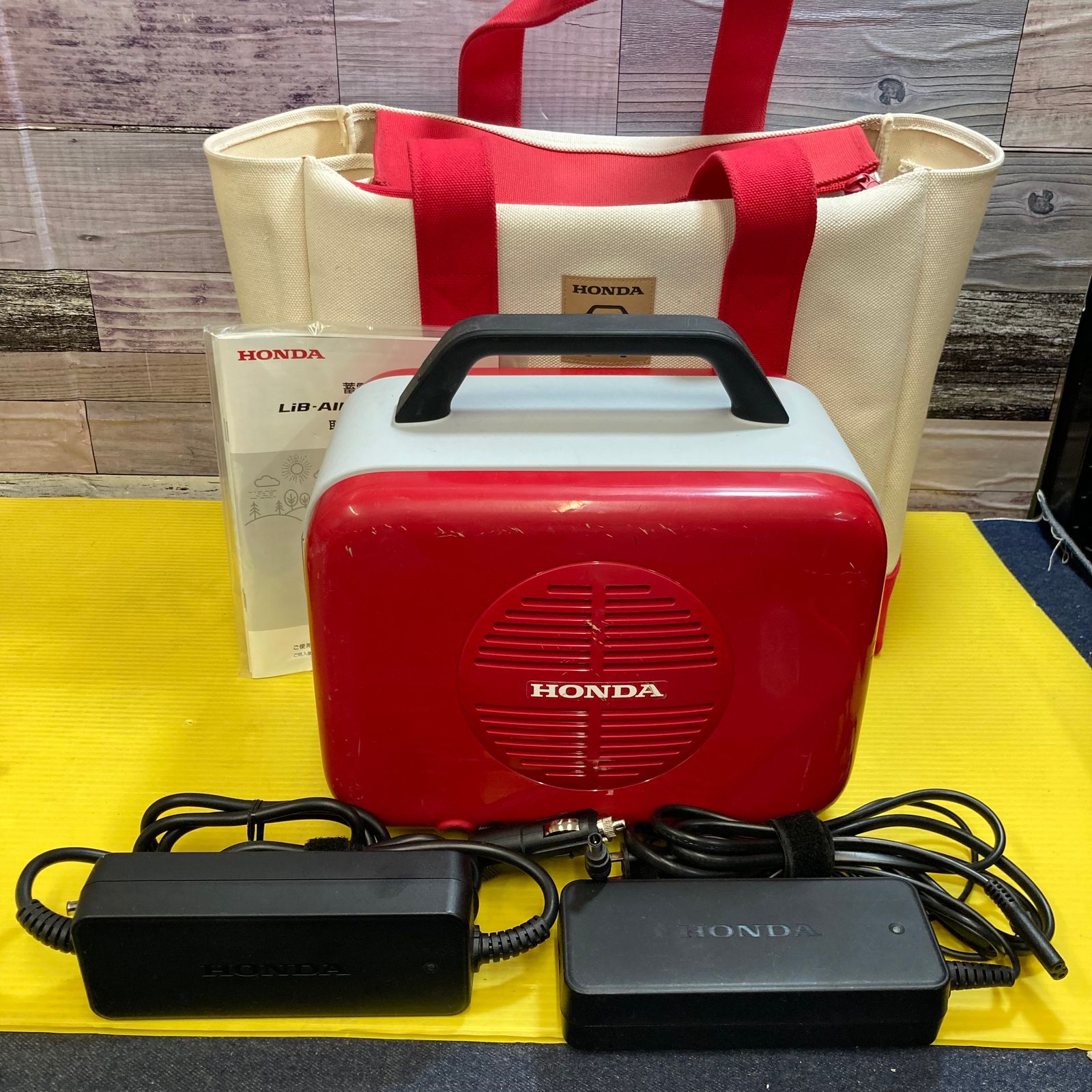 〇ホンダ(HONDA) ハンディータイプ 蓄電機 LiB-AID E500 JN1-ER [パワーレッド］(ソケット充電器付き)【八潮店】