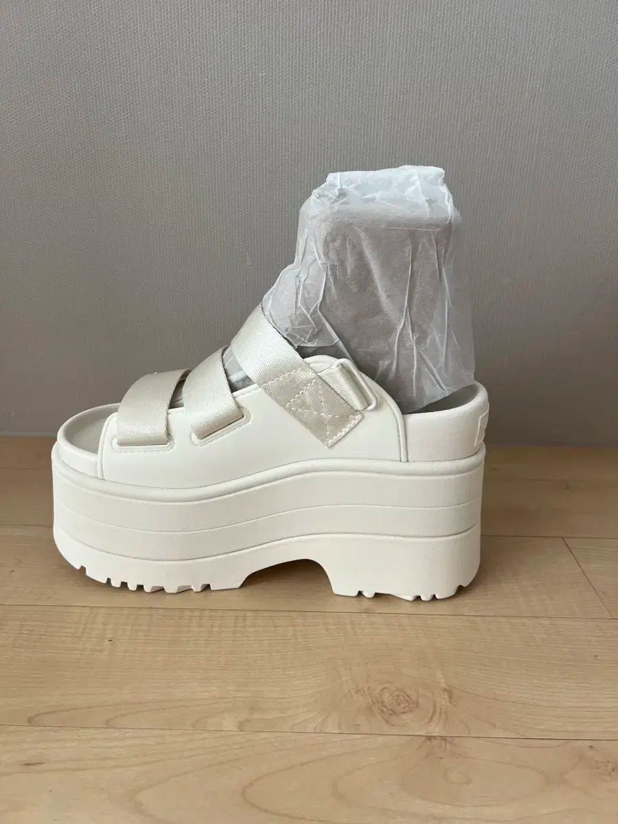 ✿ UGG