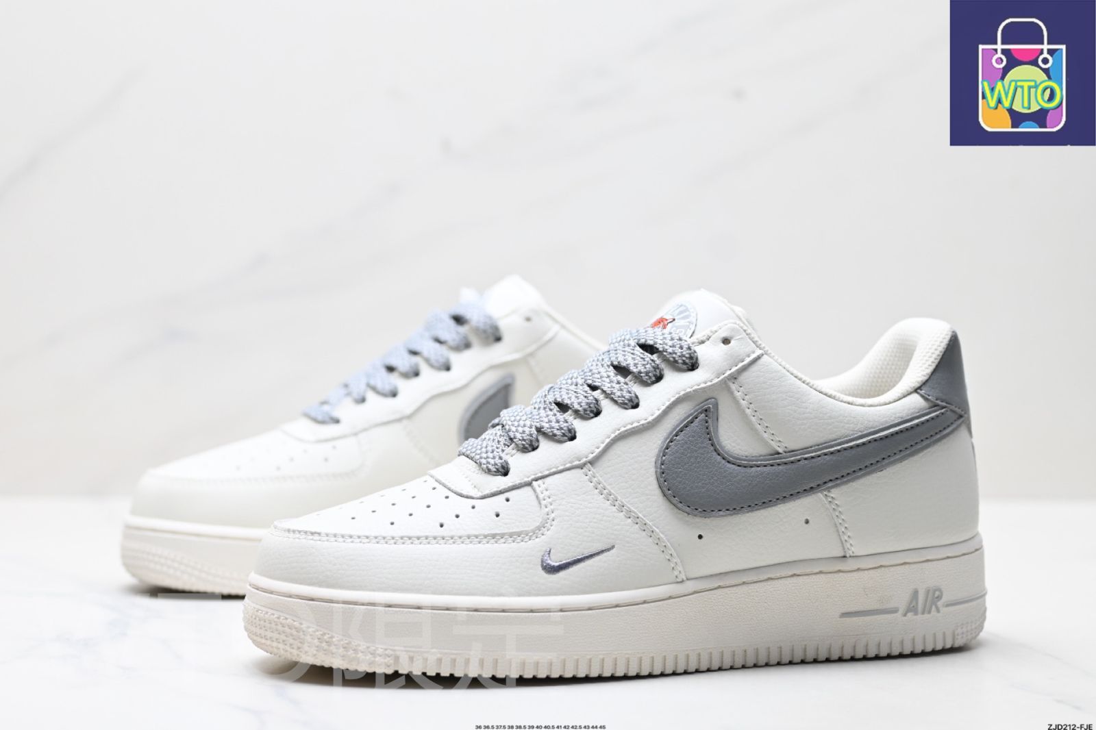 NIKE AIR FORCE 1'07 LV8（ナイキ エア フォース 1'07 LV8