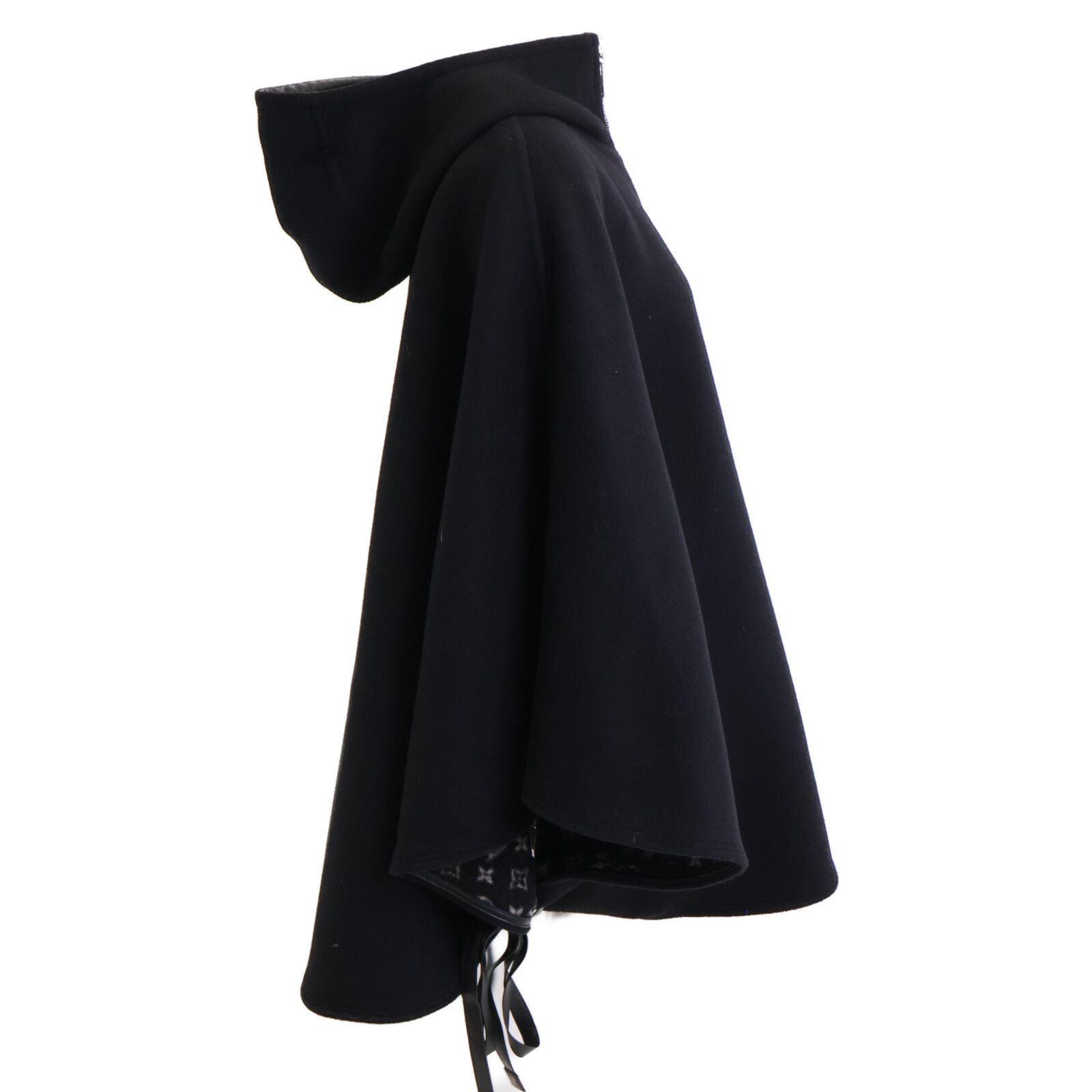 Louis Vuitton フード付きケープ　ブラック 36 Louis Vuitton フード付きケープブラック 36