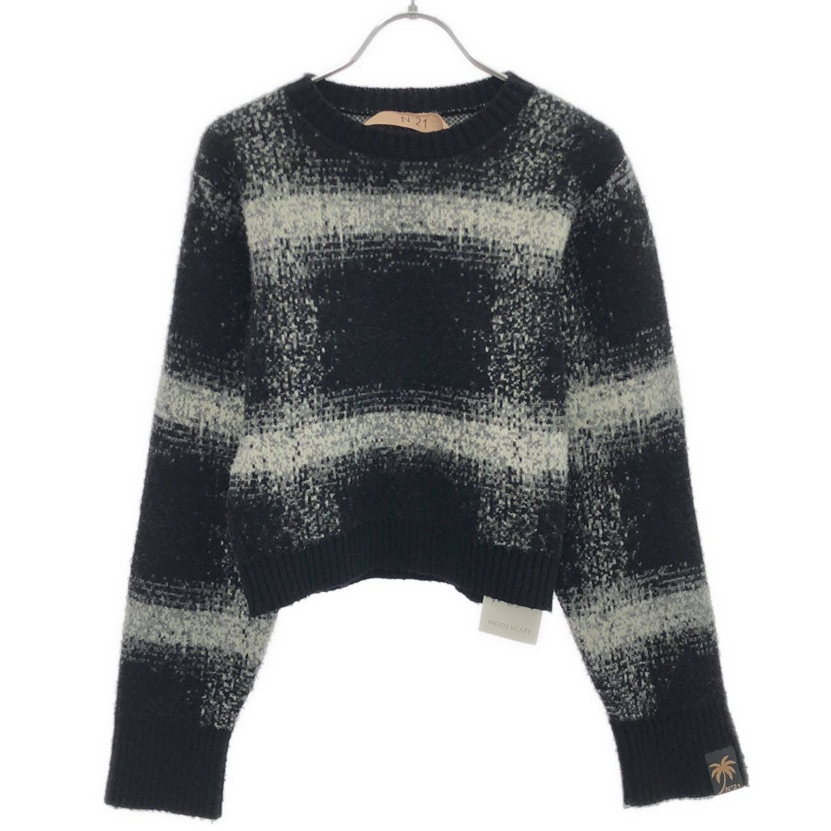N°21 NUMERO VENTUNO ヌメロ ヴェントゥーノ 24AW ニットセーター P24IN2M A0057077 ブラック 38 N°21 NUMERO VENTUNO ヌメロ ヴェントゥーノ 24AW ニットセーター