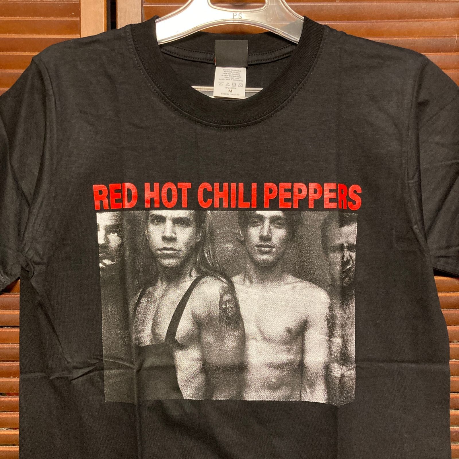 レッドホットチリペッパーズ　レッチリ　RED HOT CHILI PEPPERS 黒 Tシャツ tee ティーシャツ バンド ロック ツアー　ライブ　デザイン 両面 プリント 派手 奇抜 古着 ビンテージ vintage パンク メタル