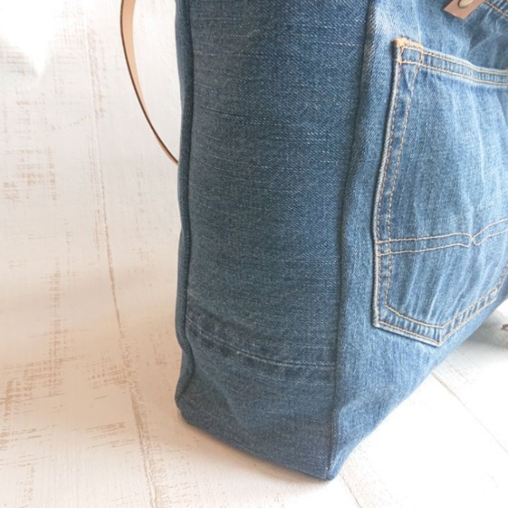デニムリメイク♡トートバッグ♡本革ベルト♡ハンドメイド - メルカリ