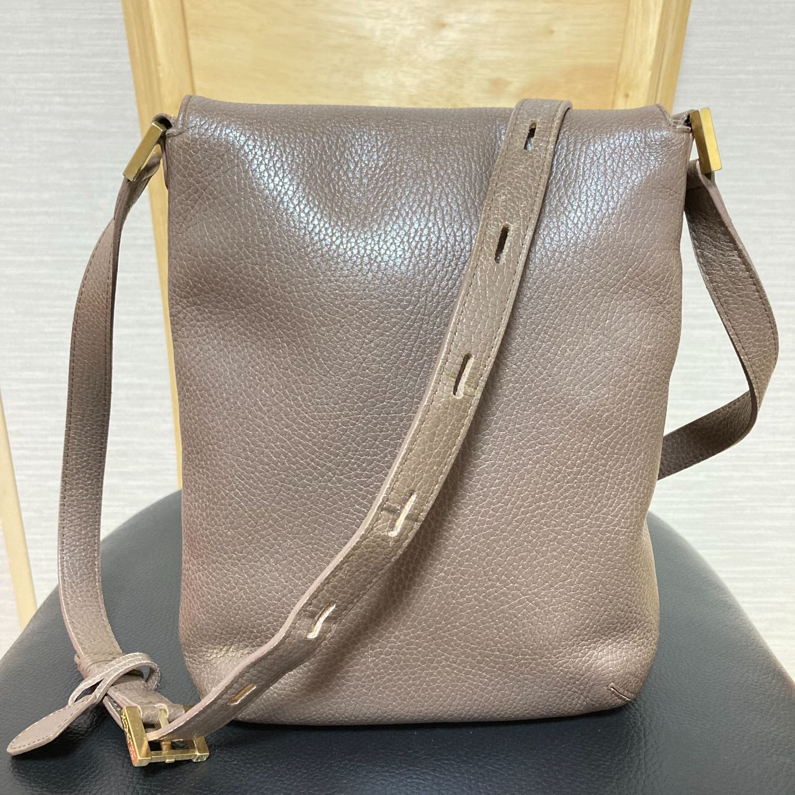 DELVAUX デルヴォー 本革 レザー ワンショルダー くち ハンドバッグ