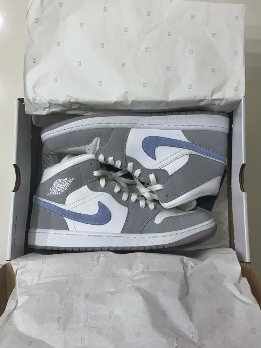 NIKE(ナイキ) ジョーダン 1 ミッド ウルフ グレー 280 新品
