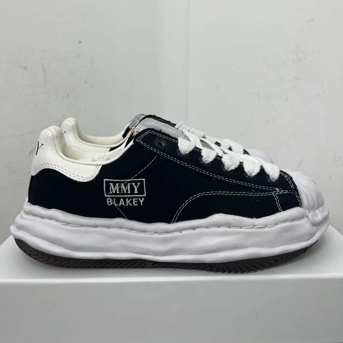 新品未使用 ミハラヤスヒロ WOW x MIHARA YASUHIRO Blakey OG Sole スニーカー