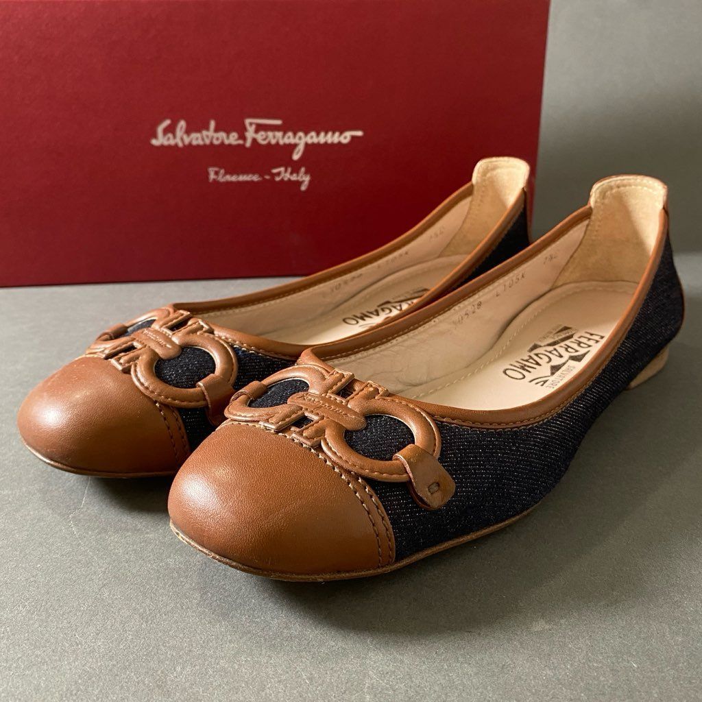 6g13 Salvatore Ferragamo サルヴァトーレフェラガモ DALREEN ガンチーニ フラットシューズ フラットパンプス サイズ7  1/2C レディース - メルカリ