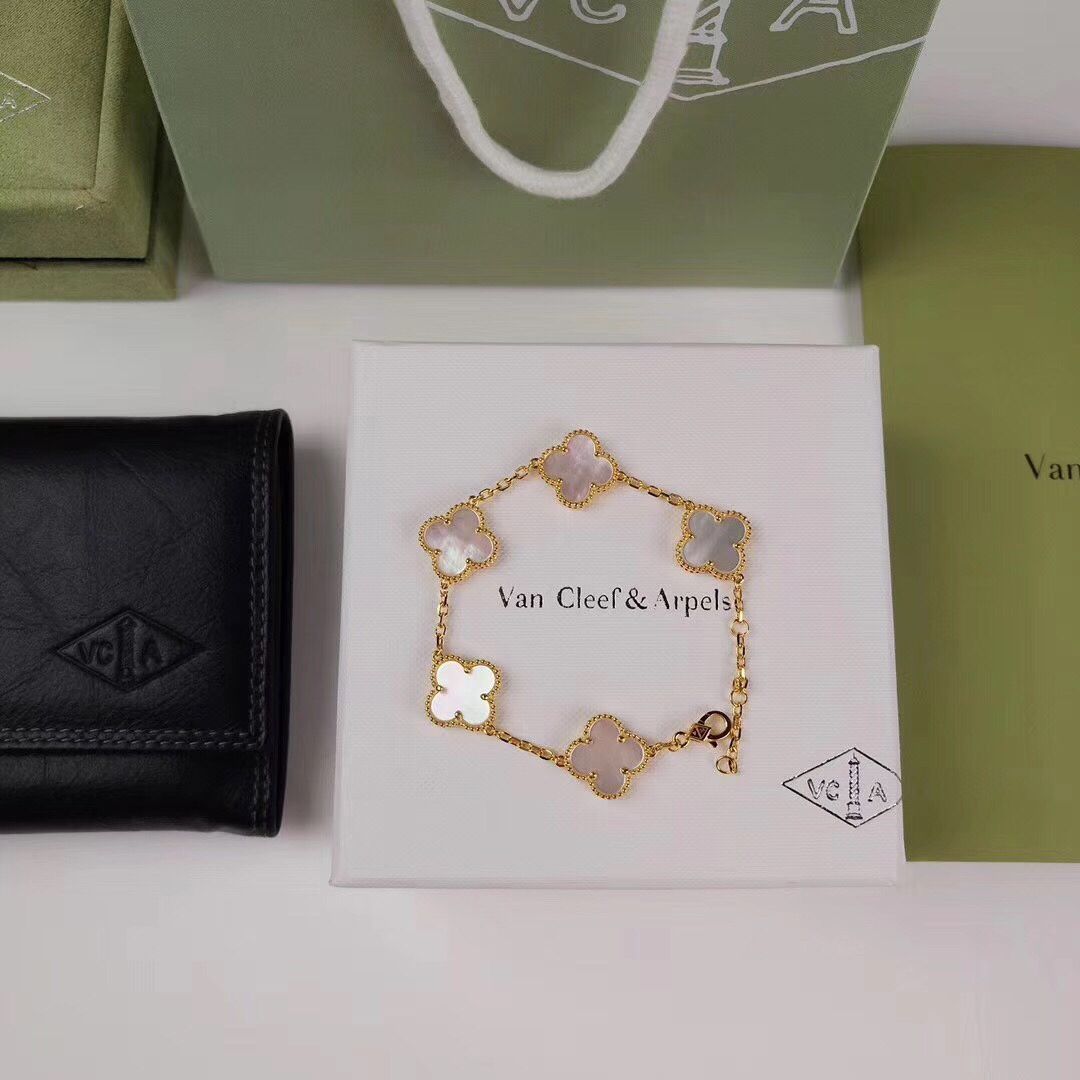 美品 ィンテージアルハンブラ マザーオブパールVCARA41300 Van Cleef & Arpels ヴァンクリーフ＆アーペル ネックレス